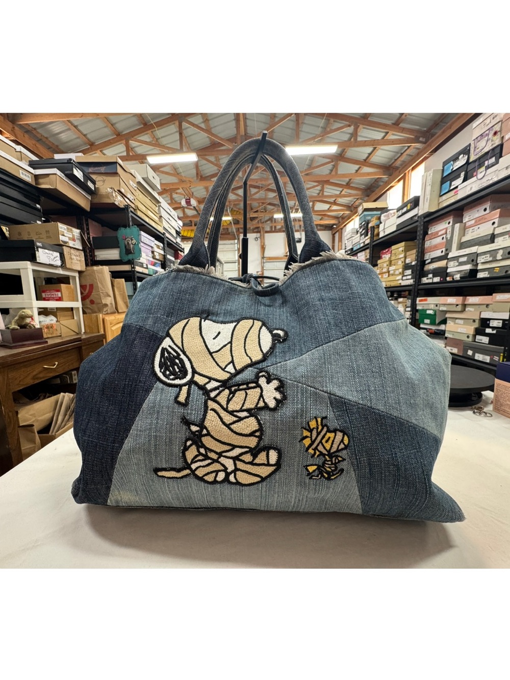 Authentic Samantha Thavasa -Disney Collaboration Peanuts Mummy Tote with Pochett